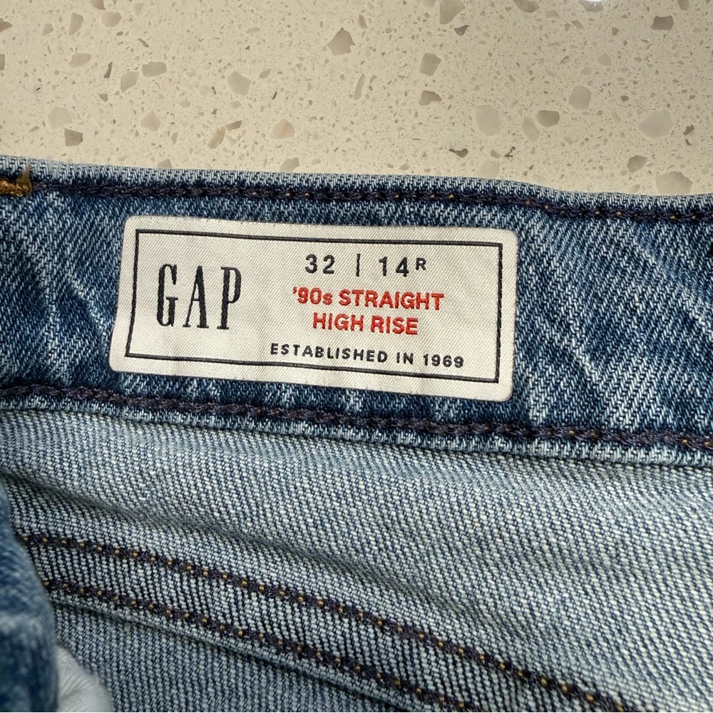 GAP 90s Straight High Rise Jeans Light Wash Stretch Denim Women’s 32 / 14R - Picture 2 of 13